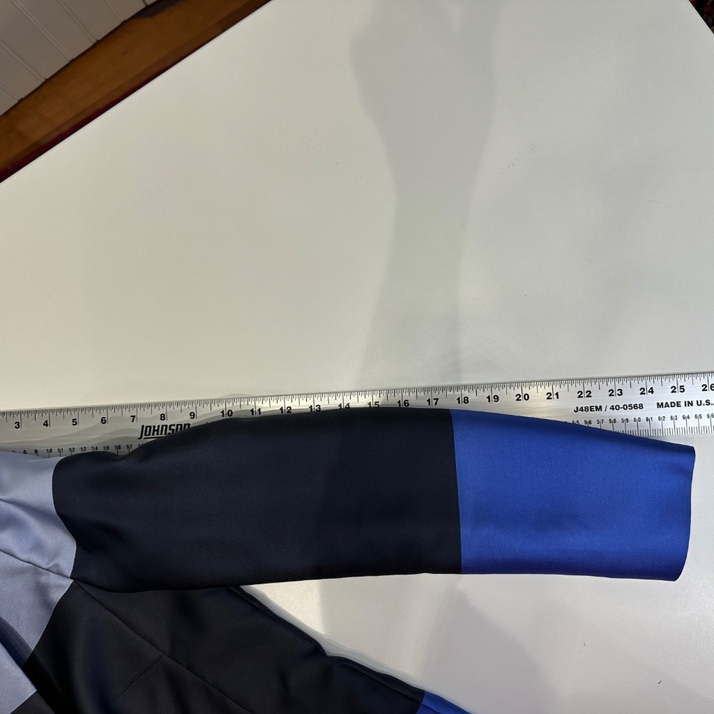 Escada Stylish Colorblock Blazer in Blues. Size 40. Lined. Like new! - Picture 7 of 13
